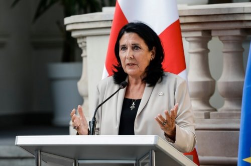 Zurabişvili: “Saakaşvilinin əfvi mənim səlahiyyətimdədir, vəziyyətini diqqətlə izləyirik”