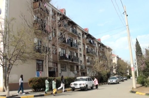 “Yoldaşım şkafı tutdu ki, aşmasın” - İsmayıllıda zəlzələ anı - VİDEO