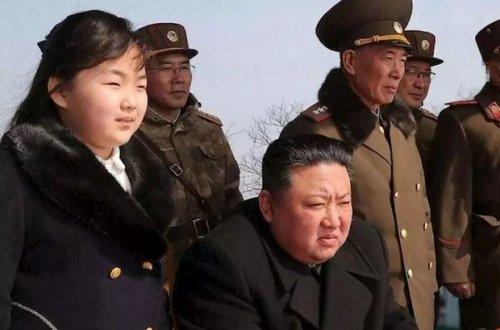 Kim Çen Inın qızının bahalı gödəkçəsi gündəm oldu