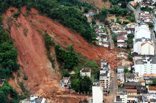 Ekvadorda torpaq sürüşməsi nəticəsində 46 nəfər itkin düşüb, ölənlər var