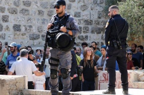 İsrail polisinin himayə etdiyi fanatiklərin Məscidül-Əqsaya basqınları davam edir