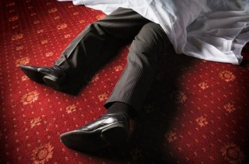 Əkin sahəsindən qayıdan qadın ərinin meyitini tapıb