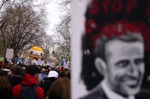 Fransada Makronu təhqir edən qadın həbs edildi