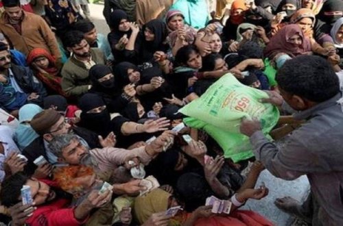 Pakistanda pulsuz un paylanması zamanı izdihamda 11 nəfər ölüb