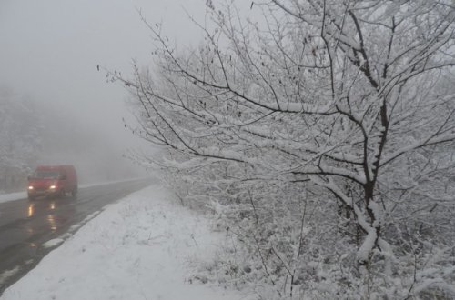 Ağstafaya dolu düşüb, bəzi rayonlara qar yağıb