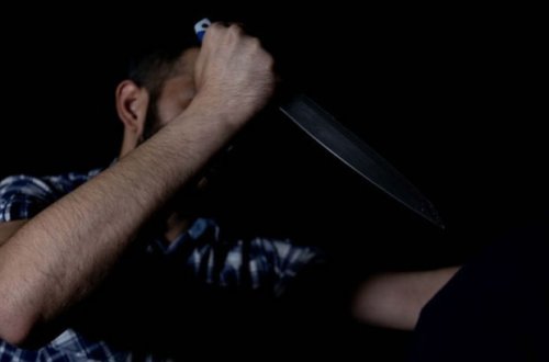 Bakıda yeniyetmə anasını qətlə yetirib - MƏHKƏMƏ İŞİ