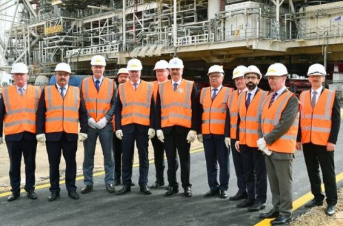 İlham Əliyev yeni platformanın üst modullarının dənizə rəmzi yola salınması mərasimində - YENİLƏNİB + FOTO