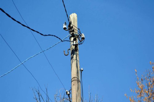 Bakıda işıq dirəyindən asılmış meyit tapıldı