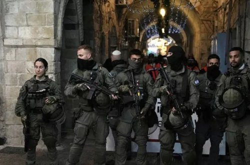 İsrail qüvvələri Əl-Əqsa məscidinə daxil olmaq istəyən fələstinlilərə hücum edib