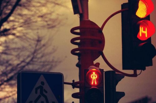 Salyanda avtomobil piyadanı vuraraq öldürüb