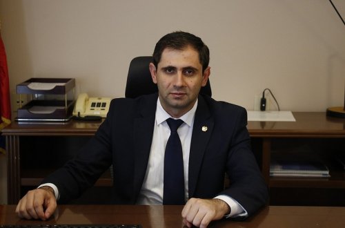 Ermənistanın müdafiə naziri Brüsselə gedib