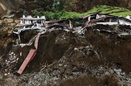 Ekvadorda torpaq sürüşməsi nəticəsində ölənlərin sayı 33-ə çatıb