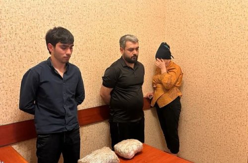 Kirayələdiyi avtomobili narkotik vasitənin təsir altında idarə edən şəxs və sərnişinləri saxlandılar