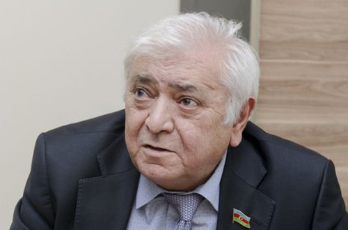 Prezident Aqil Abbası təltif edib