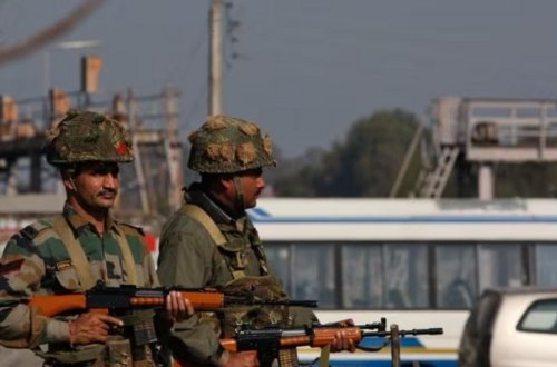 Hindistanda hərbi bazada atışma olub, 4 nəfər ölüb