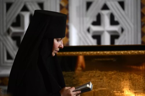 Pasxa bayramında başına xaç düşən uşaq öldü