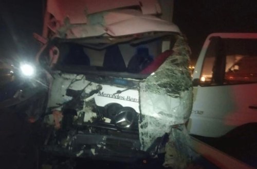 Qobustanda iki yük avtomobili toqquşub: Xəsarət alan var - FOTO/VİDEO