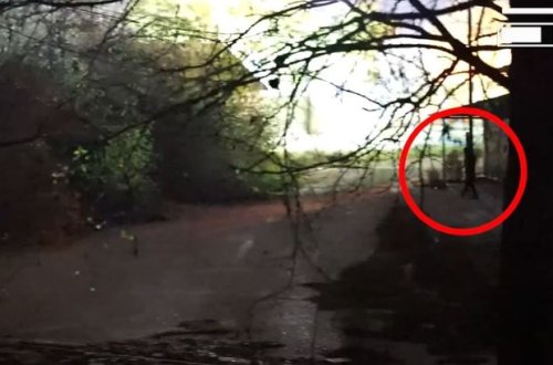 İranlının göndərdiyi “Kalaşnikov”u götürən şəxsin tutulma görüntüləri - YENİLƏNİB + ANBAAN VİDEO