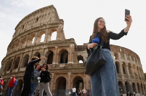 İtaliyada abidələrə zərər verənlər 60 min avro cərimələnəcək