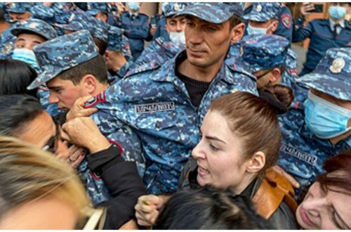 44 günlük müharibədə ölən erməni hərbçilərin valideynləri hökumətdən narazıdır