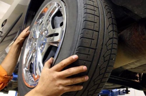 Ağstafada TIR-ı təmir edən usta faciəvi şəkildə ölüb