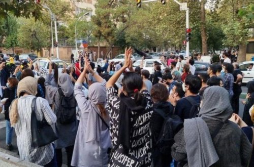 Sepahın keçmiş komandirlərindən biri İran polisinə xəbərdarlıq edib: 