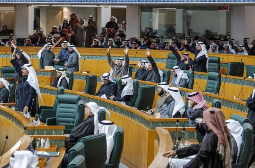 Küveytdə parlamentin buraxılması və yeni seçkilərin keçirilməsinə qərar verildi