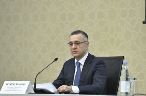 Nazir Vüqar Yusifovu işdən çıxardı (FOTO)