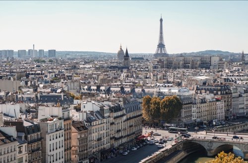 Fransada əcnəbilərə qarşı hüquq pozuntularında artım baş verib