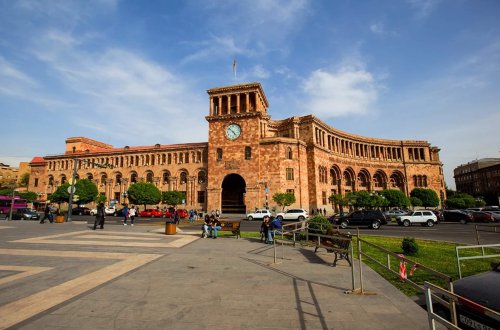 Ermənistan məktəbləri türk və Azərbaycan dillərini tədris etmək istəyir