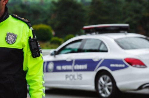 Yol polisinin gizli yerdə dayanıb, cərimə yazması qanunidir? - RƏSMİ