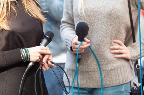 Jurnalistlərin fəaliyyətinə qanunsuz müdaxilə edənlər 600 manatadək cərimələnəcək - QANUN TƏSDİQLƏNİB