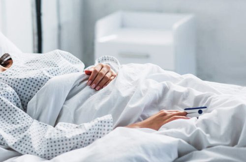 Bakıda hoteldə 21 yaşlı qız ölümcül zəhərləndi