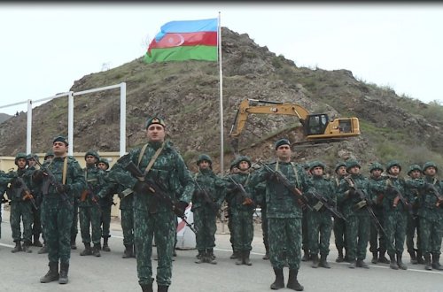 Ermənistanla sərhəddə qurulan sərhəd-buraxılış məntəqəsində Azərbaycan bayrağı qaldırılıb - VİDEO