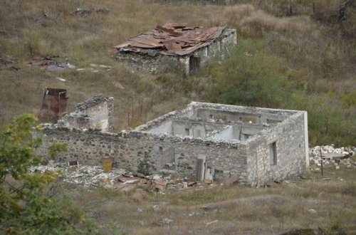 Kəlbəcər rayonunun Almalıq kəndi - FOTO