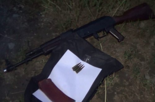 Masallı sakinində “Kalaşnikov” avtomatı və narkotik aşkarlanıb