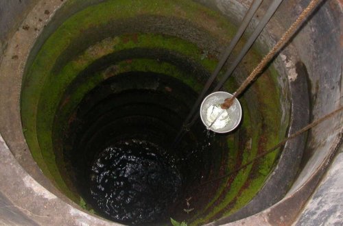 Gəncədə çirkab su ilə dolu çuxurdan meyit tapılıb