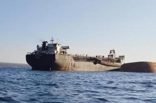 Filippində yanacaq daşıyan tanker dragerlə toqquşub