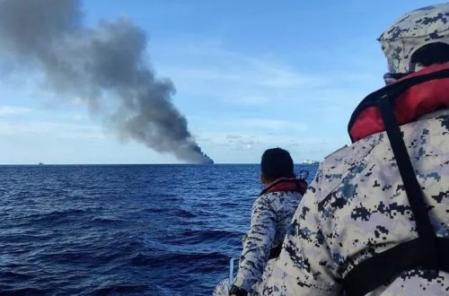 Malayziyada neft tankerində yanğın baş verib