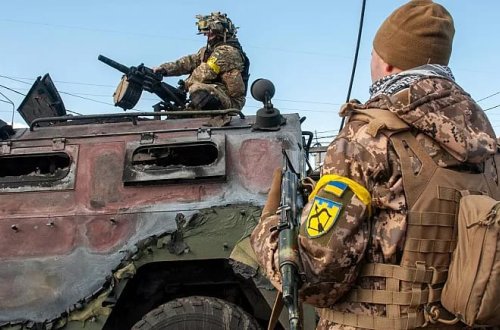 Ukrayna əsgərləri sərhəddəki rus kəndini bombaladı