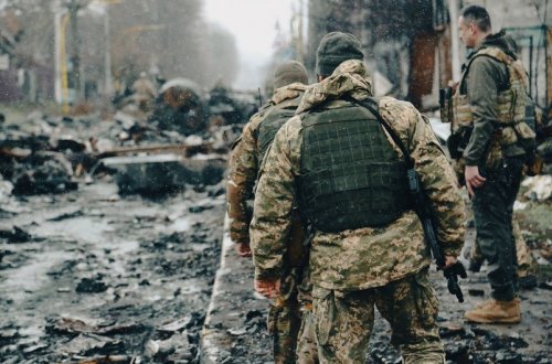 Rusiya ordusu Xersonu atəşə tutub, 4 nəfər ölüb, 7 nəfər yaralanıb