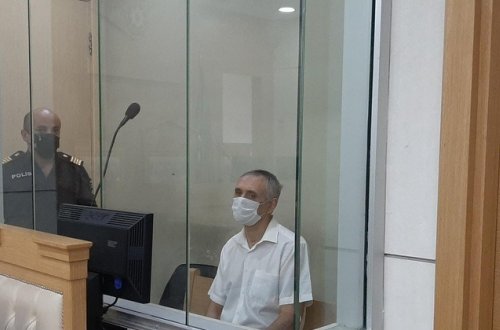 Prokuror 10 yaşlı Nərmin Quliyevanı qətlə yetirməkdə təqsirləndirilən şəxsə 20 il həbs cəza istəyib