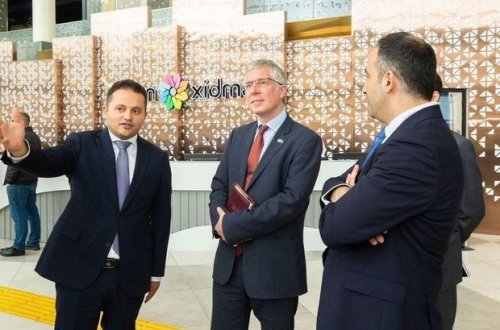 Britaniya səfiri “ASAN xidmət”də olub - FOTO