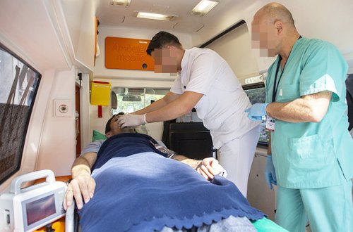 Maşın çaya aşdı, iki gənc həyatını itirdi