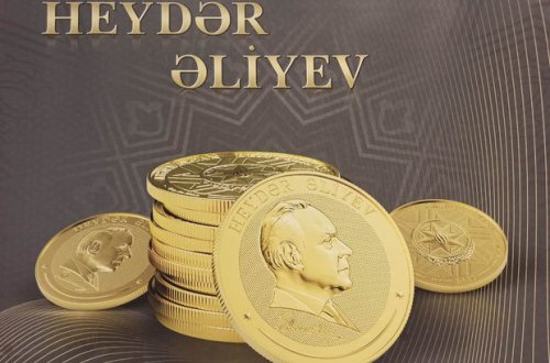 Heydər Əliyevin anadan olmasının 100-cü ildönümünə həsr edilən xatirə pul nişanları hazırlanıb - FOTO