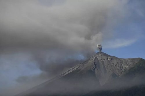 Fueqo vulkanı aktivləşdi: 1054 nəfər təxliyə edilib