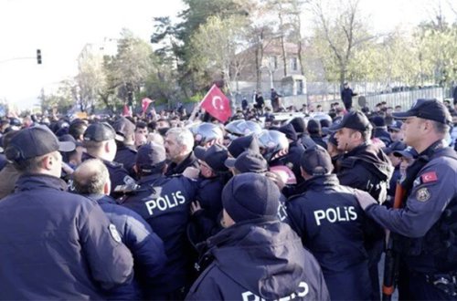 İmamoğlunu daşladıqlarına görə 13 nəfər saxlanıldı