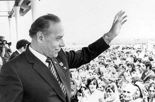 HEYDƏR ƏLİYEVİN BÖYÜK QAYIDIŞI - O, Azərbaycan 100 ilinin ən parlaq qalibiyyət simvoludur