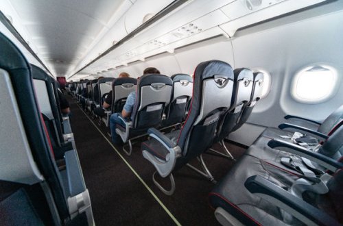 Dubay-Moskva reysində azyaşlını zorladılar