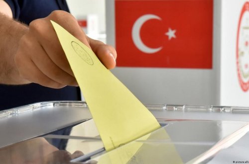 Türkiyədə prezident və parlament seçkiləri başladı
